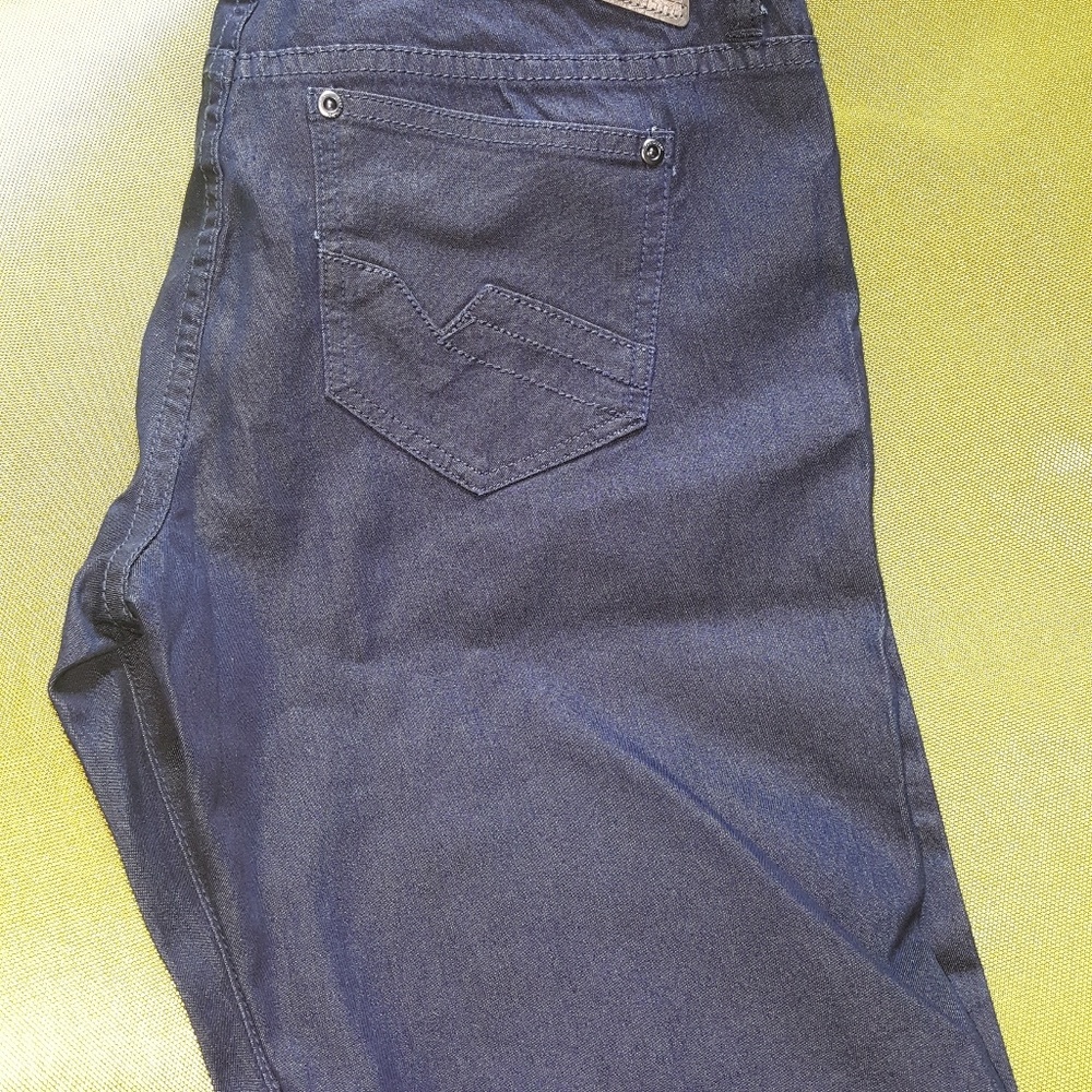 Jeans - Picture 3 of 3